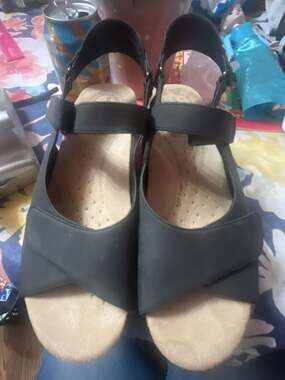 Easy Works by Easy Street Women's Black Slip Resistant Wedge Sandals